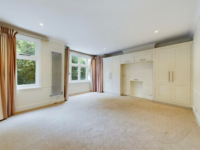 5 Bedroom House To Rent In Palewell Park, London, SW14