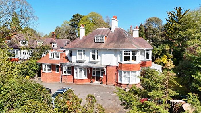 3 Bedroom Apartment For Sale In West Overcliff Drive, West Cliff, BH4
