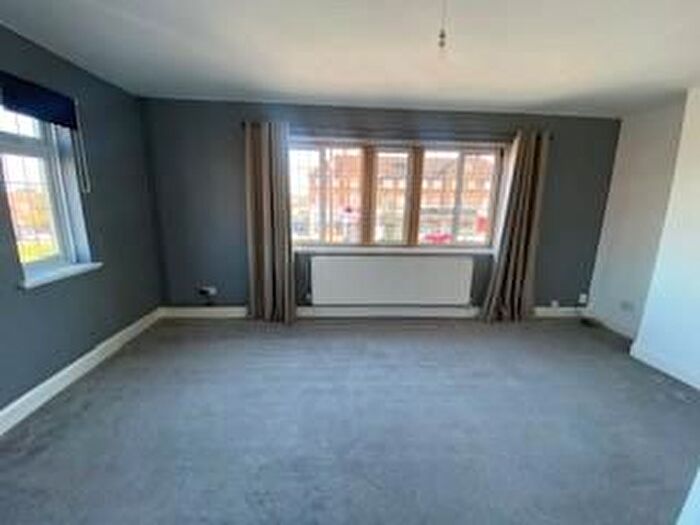 2 Bedroom Maisonette To Rent In The Pantiles, Bexleyheath, DA7