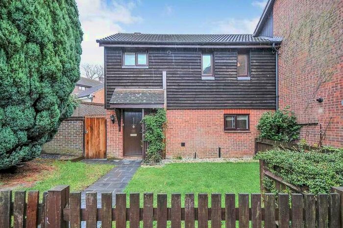 3 Bedroom End Of Terrace House To Rent In Whitecroft, Swanley, Kent, BR8