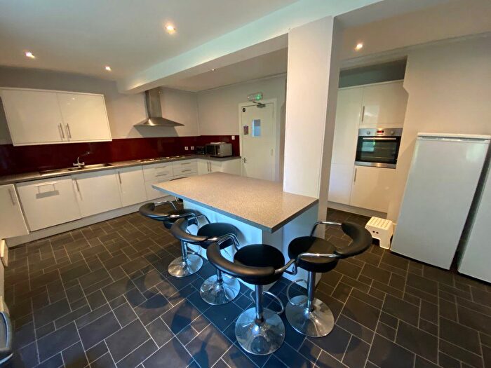 6 Bedroom Semi-Detached House To Rent In Springfield, Dundee, DD1