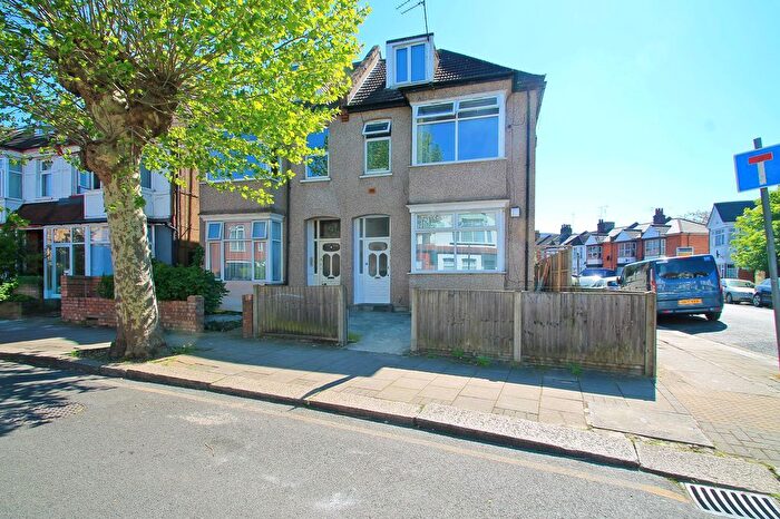 2 Bedroom Flat For Sale In Welldon Crescent, Harrow, HA1