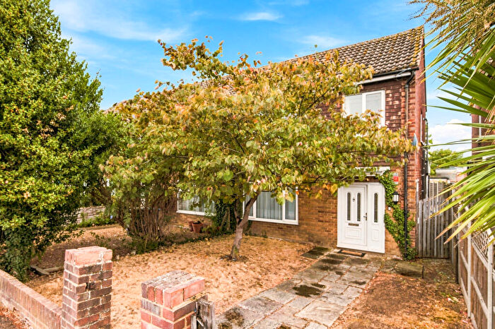 3 Bedroom House To Rent In Old Windsor, SL4