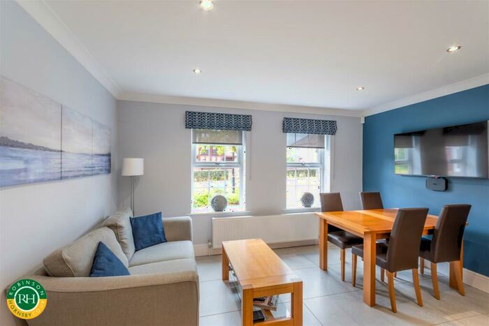 4 Bedroom Detached House For Sale In Oaklands, Bessacarr, Doncaster, DN4