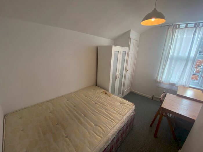 1 Bedroom Property To Rent In Jubilee Road, Southsea, PO4