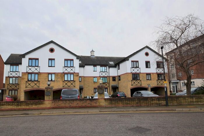 3 Bedroom Flat To Rent In Churchill House Viersen Platz, Peterborough, Cambridgeshire, PE1