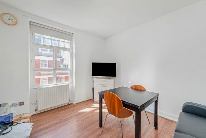 2 Bedroom Flat To Rent In Gilbert Street, London, W1K