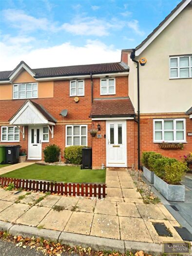 2 Bedroom Terraced House To Rent In Carswell Gardens, Wickford, Essex, SS12