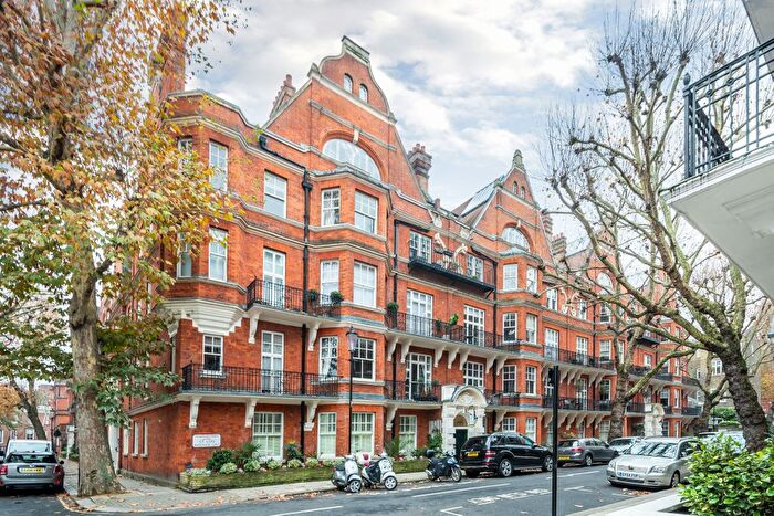 3 Bedroom Flat To Rent In Rossetti Garden Mansions, Flood Street, Chelsea, SW3