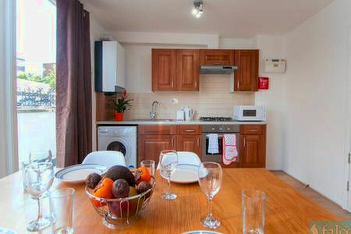 1 Bedroom Flat To Rent In Maple Street, London, W1T