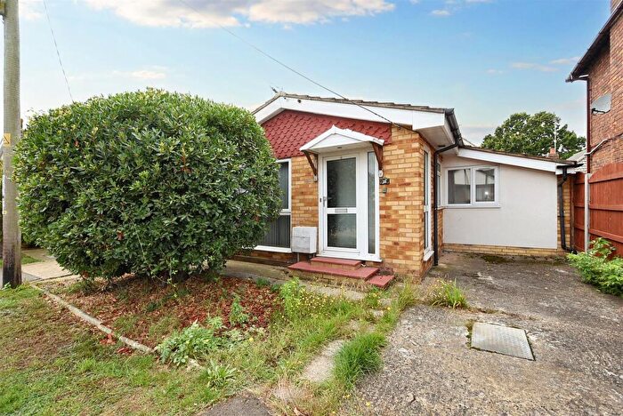 2 Bedroom Bungalow For Sale In No Onward Chain Gafzelle Drive, Canvey Island, SS8