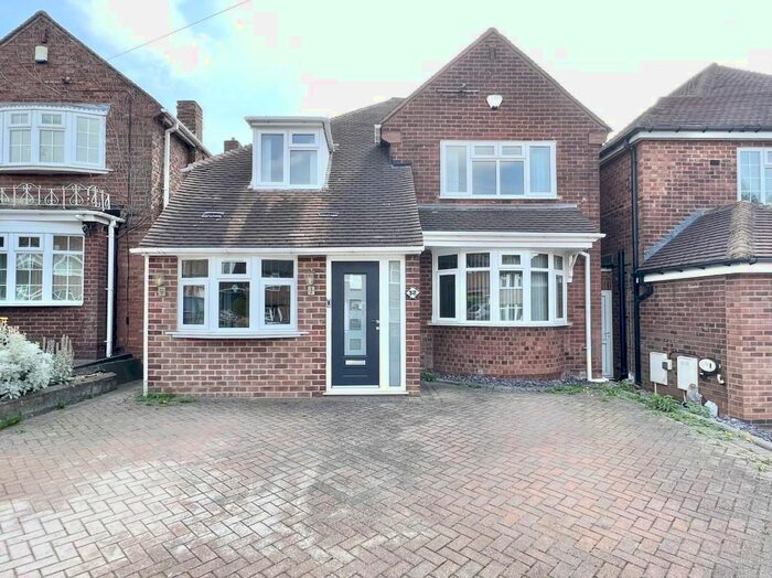 3 Bedroom Detached House To Rent In Calthorpe Road, Walsall, WS5