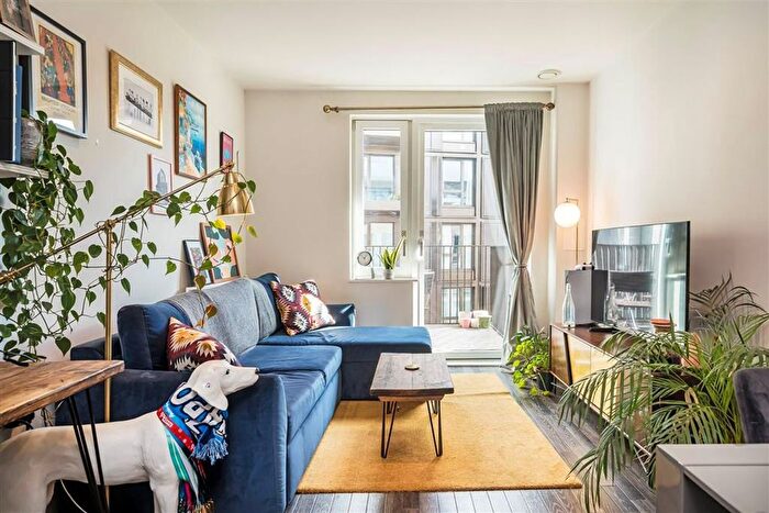 1 Bedroom Flat For Sale In Moulding Lane, New Cross, SE14