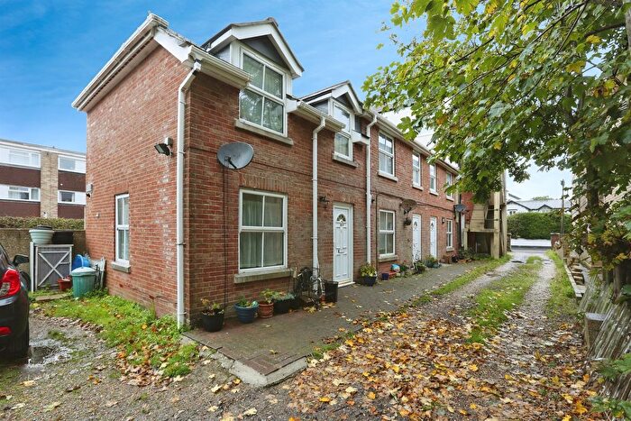 2 Bedroom Mews For Sale In Bury Road, Gosport, PO12