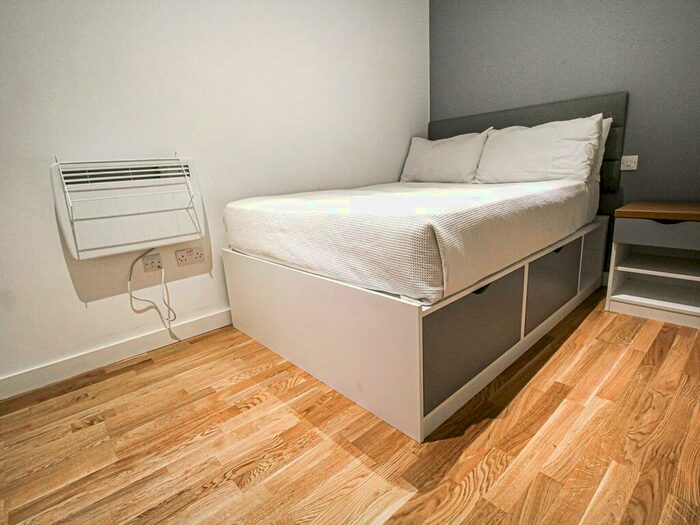 Apartment To Rent In Apt, Q One Residence #, LS2