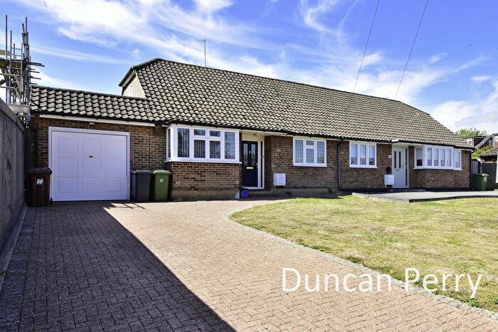 3 Bedroom Semi-Detached Bungalow For Sale In The Greenway, Potters Bar, EN6