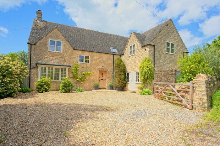 5 Bedroom Detached House To Rent In , OX7