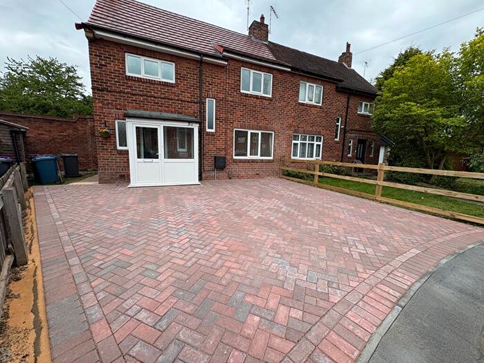3 Bedroom Semi-Detached House To Rent In Ridgway Close, West Bridgford, Nottingham, Nottinghamshire, NG2