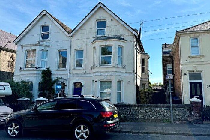 1 Bedroom Flat To Rent In Christchurch Road, Worthing, BN11