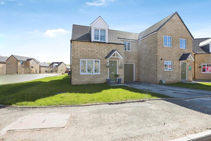 3 Bedroom Semi Detached House For Sale In Oakwood Glade, Holbeach, Spalding, PE12