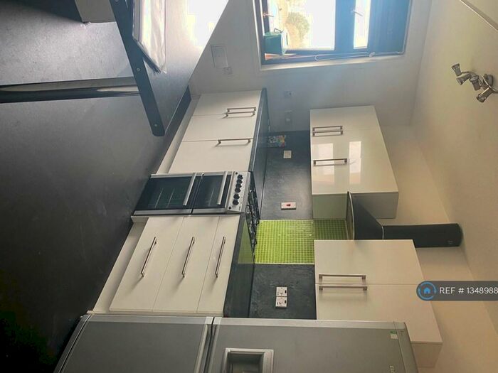 2 Bedroom Flat To Rent In Lawton Terrace, Dundee, DD3