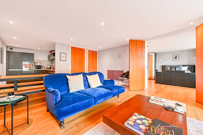 1 Bedroom Flat To Rent In Turnmill Street, Clerkenwell, London, EC1M