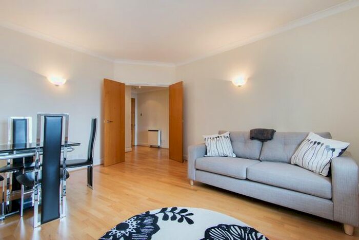 1 Bedroom Flat To Rent In Belvedere Road, London, SE1