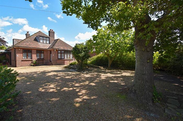 4 Bedroom Detached House For Sale In Priory Avenue, Hastings, TN34