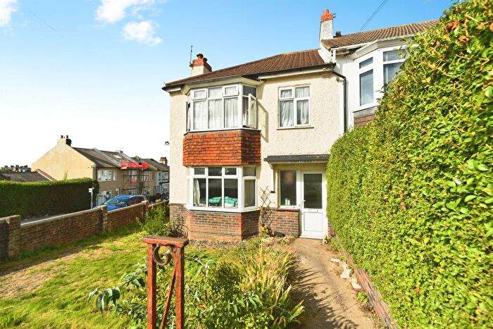 3 Bedroom Semi-Detached House For Sale In Nesbitt Road, Brighton, BN2