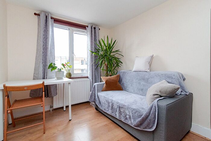 1 Bedroom Flat To Rent In Connaught Rd, London, NW10
