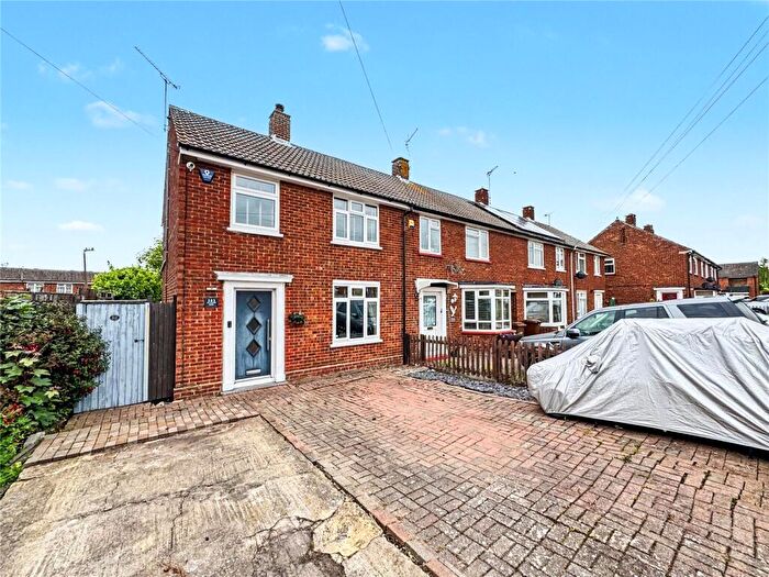 2 Bedroom End Of Terrace House For Sale In Solomon Road, Rainham, Kent, ME8
