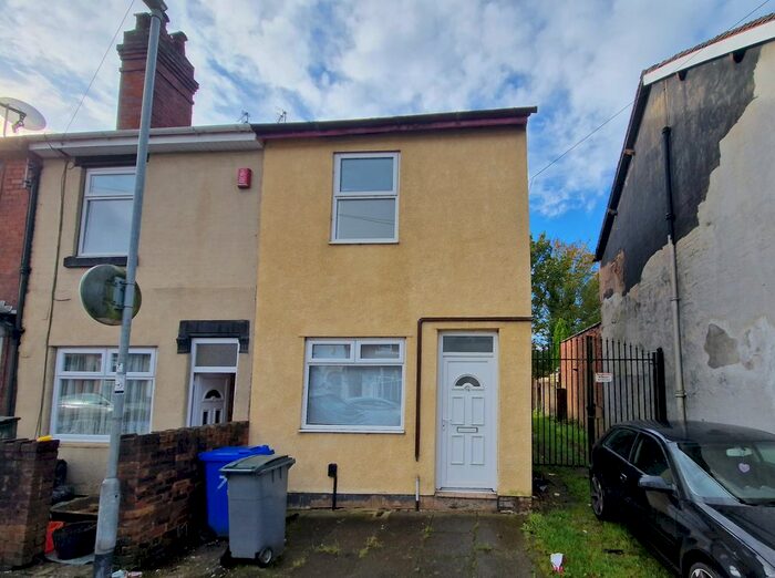 4 Bedroom End Of Terrace House To Rent In Stanton Road, Meir, Stoke-On-Trent, ST3