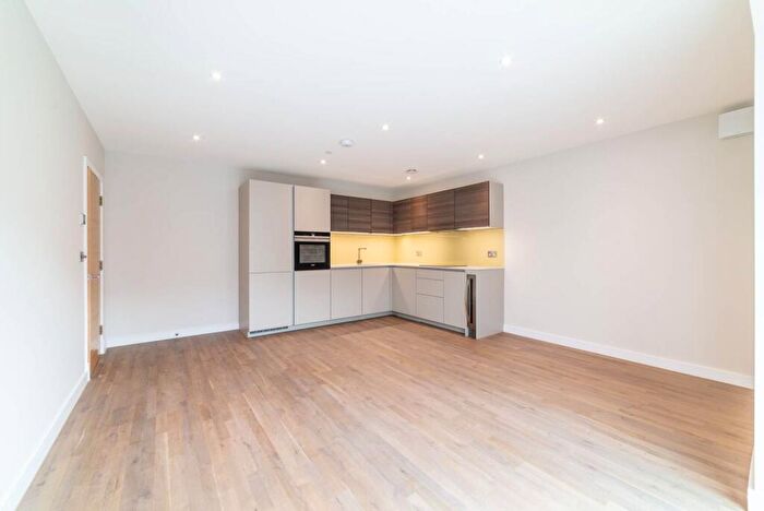 2 Bedroom Flat To Rent In Finchley Road, Hampstead, London, NW3