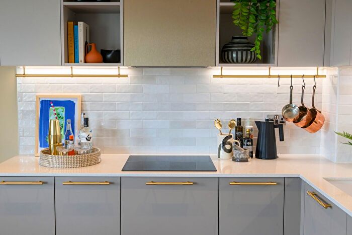 1 Bedroom Flat For Sale In Mary Neuner Road, London, N8