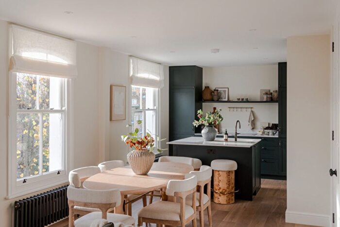 3 Bedroom Flat For Sale In Cambridge Gardens, North Kensington, London, W10