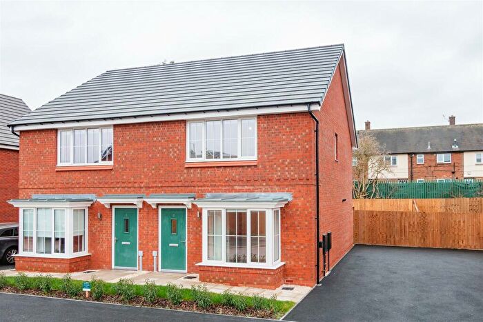 3 Bedroom Semi-Detached House To Rent In Ridgeway, Nottingham, NG5