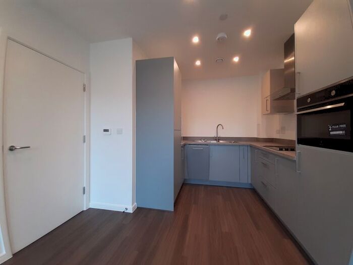 2 Bedroom Flat To Rent In Devlin House, Acton Gardens, W3