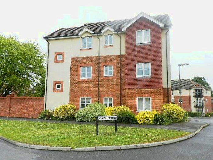 2 Bedroom Flat To Rent In School Meadow, Guildford GU2