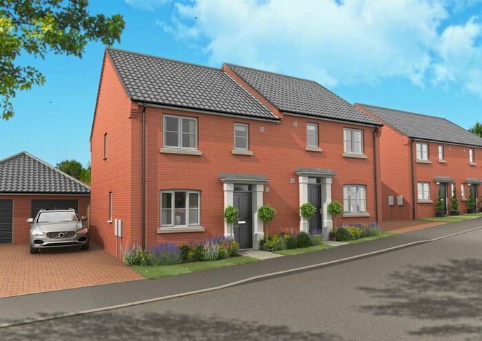 3 Bedroom Semi-Detached House To Rent In Ellis Drive, Bungay, NR35