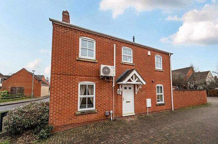 3 Bedroom End Terrace House For Sale In Treforest Close, Swindon, SN25