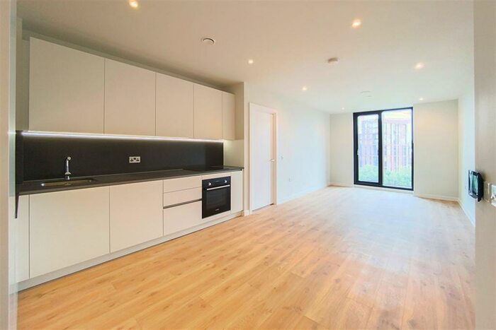 2 Bedroom Apartment To Rent In The Gate, Meadowside, M4