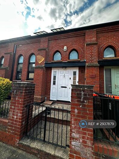 2 Bedroom Terraced House To Rent In Waterlow Chapel, Dunstable, LU6
