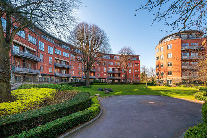 3 Bedroom Flat To Rent In Alexandra Apartments, Redland Court Road, BS6