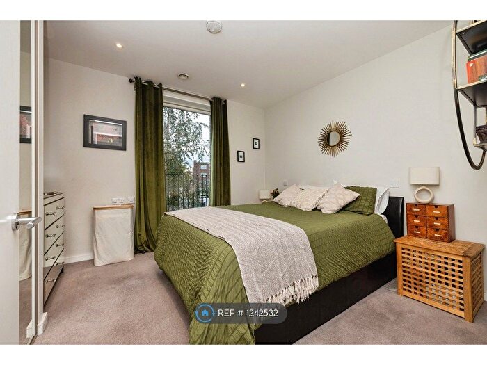 2 Bedroom Flat To Rent In Clift House, London, N1