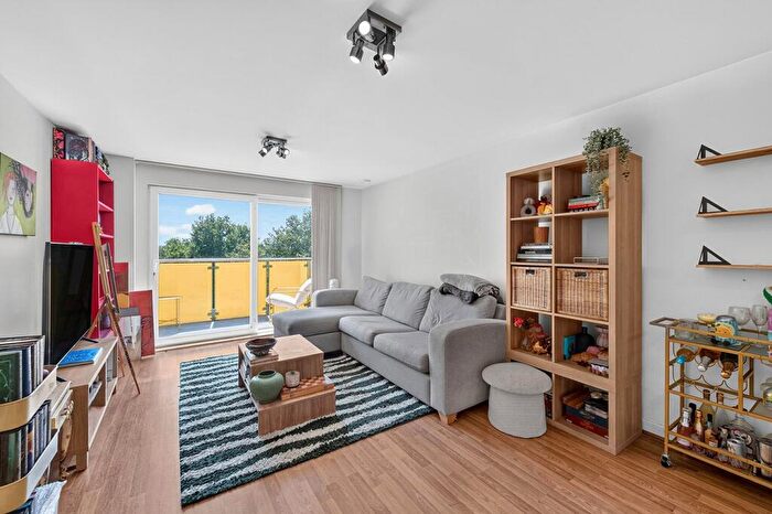 1 Bedroom Flat To Rent In Bresslaw Court, Wager Street, E3