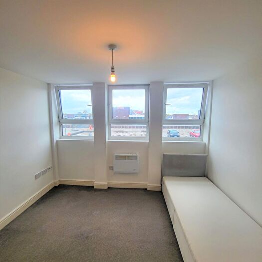 1 Bedroom Apartment To Rent In Acre House, Sale Town Centre, M33