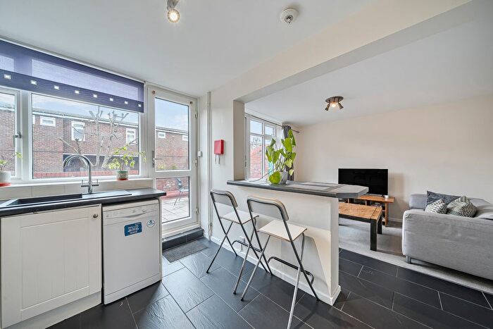 5 Bedroom Flat For Sale In Murfett Close, London, SW19