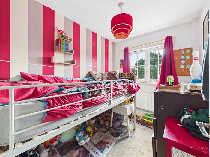 3 Bedroom End Of Terrace House For Sale In Cypress Gardens, Longlevens, Gloucester, GL2