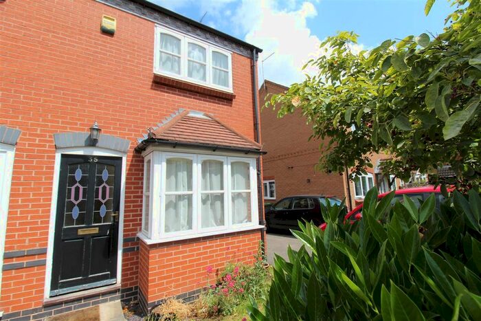 2 Bedroom Semi-Detached House For Sale In Sandhills Park, Newark, NG24