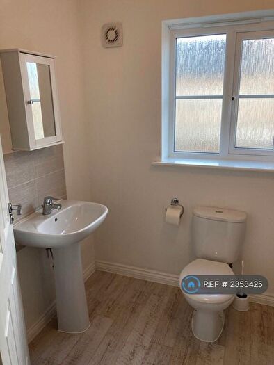 4 Bedroom Terraced House To Rent In Buttercup Avenue, St. Neots, PE19
